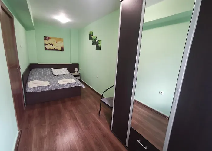 Apartamento двустаен в центъра на гр. *